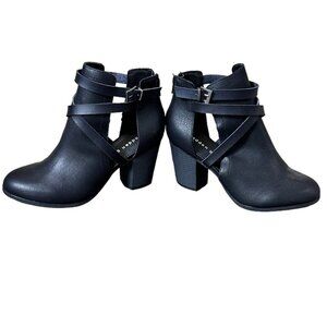 NWOT Madden Girl Black Buckle Block Heel Moto Bootie - 7.5